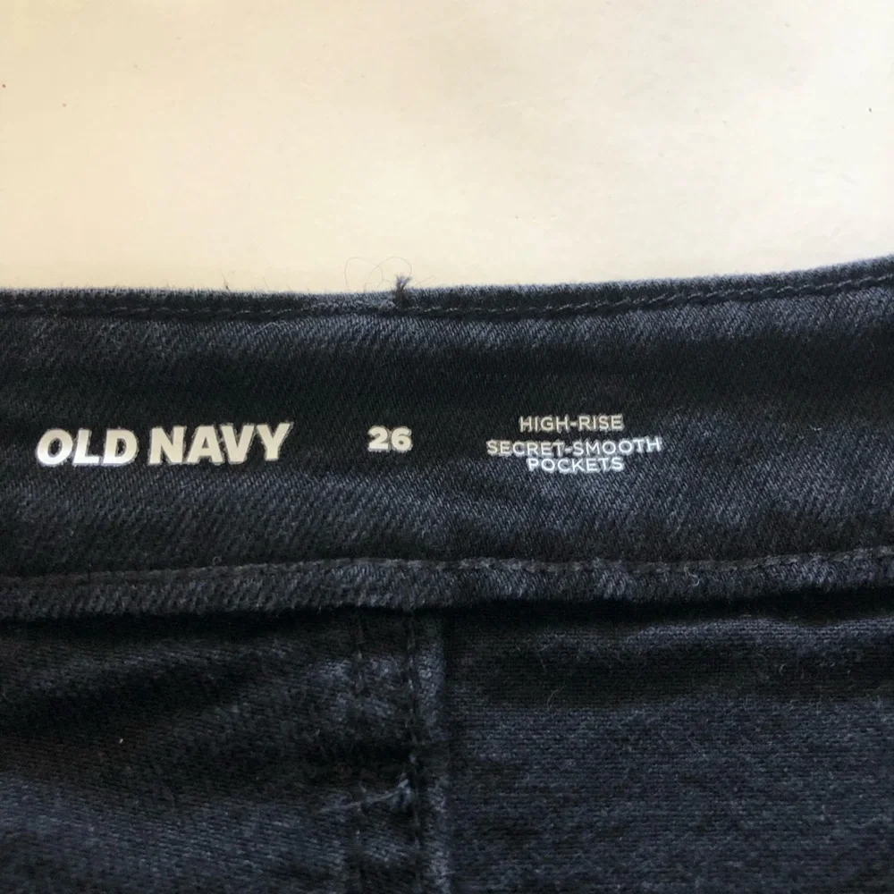 Old Navy High-Waisted Secret Smooth Pockets Button-Fly Frayed-Hem Jean Skirt 26